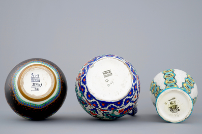 Un lot de trois vases, un en style Iznik, de Charles Catteau pour Boch K&eacute;ramis, 1&egrave;re moiti&eacute; du 20&egrave;me