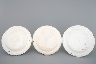 A set of six Spanish Talavera pottery plates, 19th C.