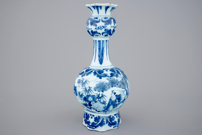 A  Dutch Delft blue and white garlic neck bottle vase, late 17th C.