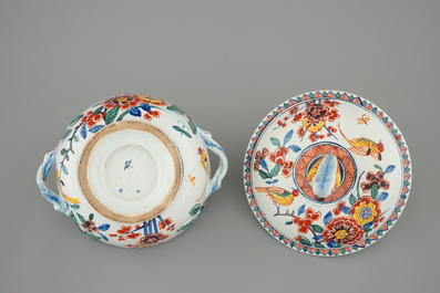 A Delft style cashmere palette bowl and cover, Samson, Paris, 18th C.