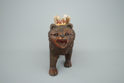 A bear-shaped Black Forest cigar holder, 1st half 20th C.