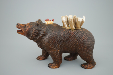 A bear-shaped Black Forest cigar holder, 1st half 20th C.