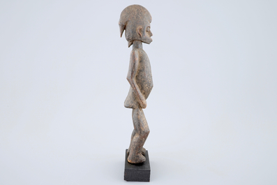 Une figure africaine en bois sculpt&eacute;, Senufo, C&ocirc;te d'Ivoire