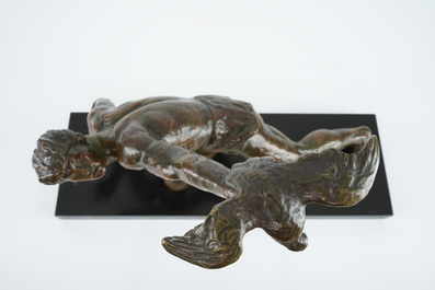 Alexandre Kelety (1918-1940), Een valkenier, brons op marmeren basis