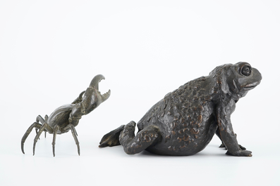 A bronze crab and a toad, after the Antique or Grand Tour souvenirs, 19/20th C.