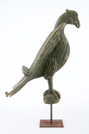 Un aigle en bois sculpt&eacute; mont&eacute; comme lutrin, France, 17/18&egrave;me