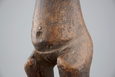 Une chaise africaine en bois sculpt&eacute;, Songye, Congo, 1&egrave;re moiti&eacute; du 20&egrave;me