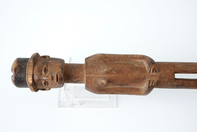 Neuf objets en bois sculpt&eacute;, Afrique, premi&egrave;re moiti&eacute; du 20&egrave;me