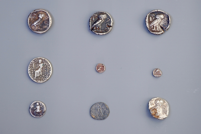 Un lot de monnaies grecques, incl. t&eacute;tradrachmes en argent