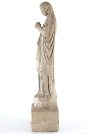 Une grande Vierge en pierre de sable sculpt&eacute;e, les Pays-Bas, 16/17&egrave;me