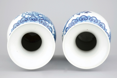 A pair of large blue and white Chinese vases, 19th C.