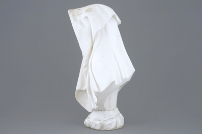 S. Bianchi, een witte marmeren buste getiteld 'Son L&rsquo;orfanella'