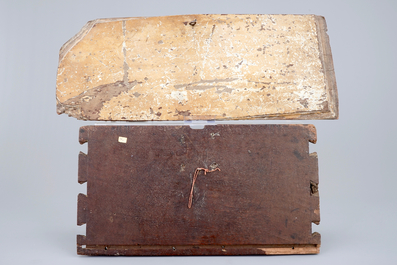 Twee gestoken houten panelen van een koffer, 14/15e eeuw