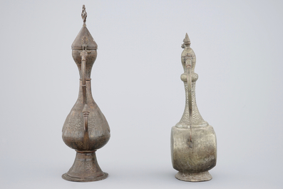 Twee Islamitische aftabas in koper en tin, 19e eeuw