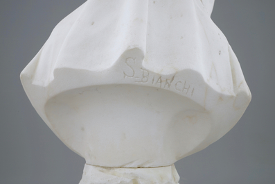 S. Bianchi, un buste en marbre blanc titr&eacute; 'Son L'orfanella'