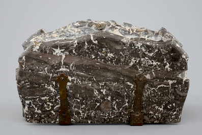 A French marble storage box with cover, 17/18th C.