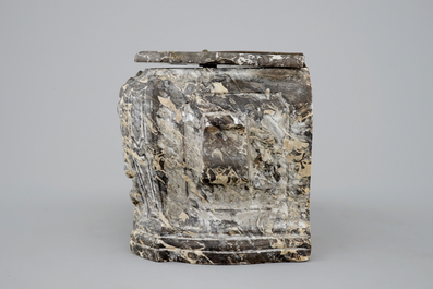 A French marble storage box with cover, 17/18th C.