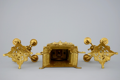 A 3-piece brass garniture, 20th C.