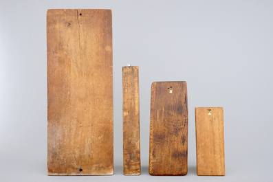 A set of 4 wooden cookie moulds (molds), 19th C.