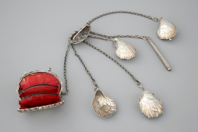 A silver chatelaine with shell-shaped ornaments, 18/19th C.
