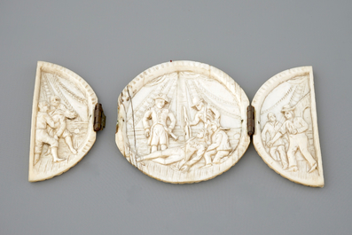 A round ivory triptych, prob. Dieppe, 19th C.