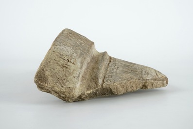 Un grand fragment calligraphique en poterie, Perse Centrale, 6/10&egrave;me