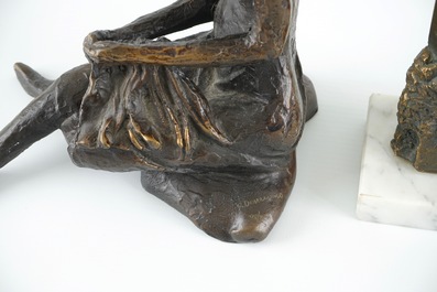 Roland Deserrano (1941), Une femme assise en bronze, avec un autre groupe