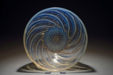 Ren&eacute; Lalique: an opalescent glass bowl and dish with fish design, 1st half 20th C.