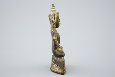 Een gestileerde bronzen Boeddha, Ayutthaya, Thailand, 17/18e eeuw