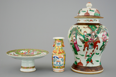 A varied collection of Chinese porcelain incl. a Ming dish, 16/19th C.