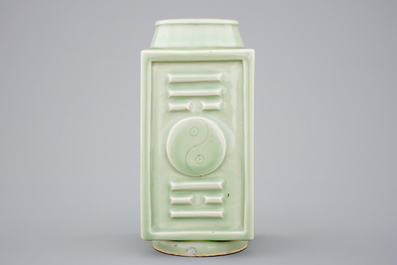 A Chinese celadon cong vase with Yongzheng six-character mark, 19/20th C.