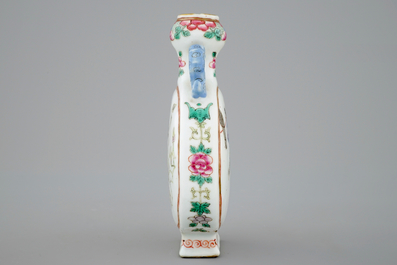 A fine small Chinese famille rose moon flask, early 19th C.