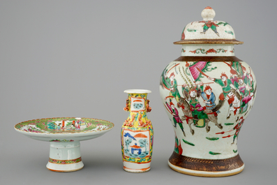 A varied collection of Chinese porcelain incl. a Ming dish, 16/19th C.