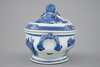 A Chinese blue and white export tureen on stand, Qianlong, 18th C.