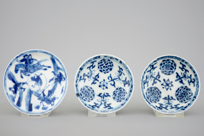 Een gevarieerde collectie blauw-wit Chinees porselein, 16/19e eeuw