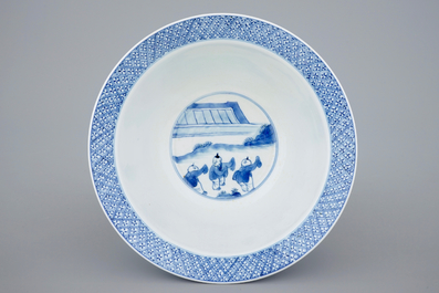 Een blauw-witte Chinese klapmuts kom, Kangxi merk en periode