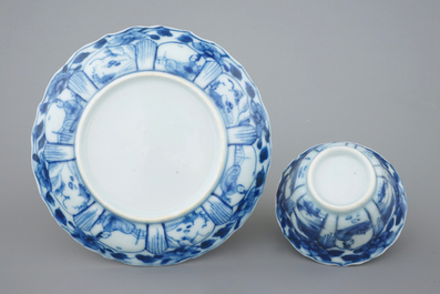 Een set van 9 Chinese blauw-witte porseleinen koppen en schotels, Kangxi