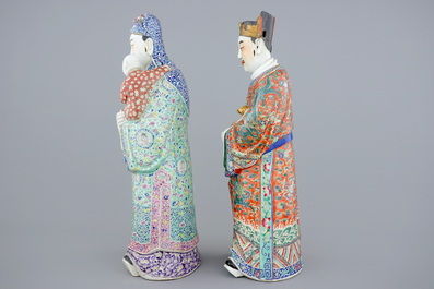Un ensemble de 2 figures d'immortels en porcelaine de Chine famille rose, 19&egrave;me