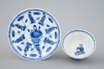 Een set van 9 Chinese blauw-witte porseleinen koppen en schotels, Kangxi