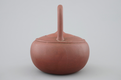 A Chinese Yixing stoneware teapot and cover, 19/20th C.