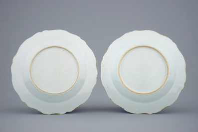 A pair of Chinese export porcelain plates after &agrave; S&egrave;vres example, Qianlong, 18th C.
