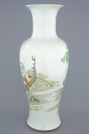 A very tall and fine Chinese famille rose vase, 18/19th C.