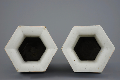 A pair of hexagonal Chinese famille rose vases, 19th C.