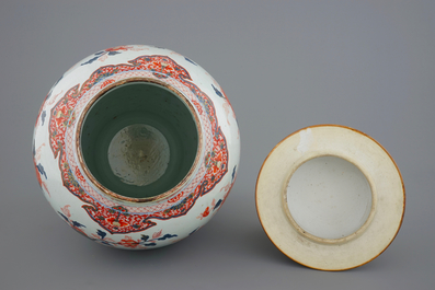 A large Chinese Imari style vase and cover, 17/18th C.