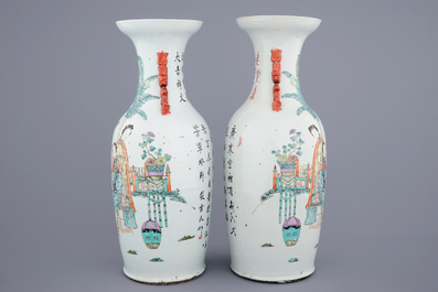 A pair of Chinese qianjiangcai vases signed Xiao Yun, 19/20th C.