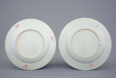 A pair of Chinese famille rose &quot;Romance of the Western Chamber&quot; plates, Yongzheng