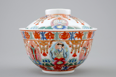 A Chinese famille rose Bencharong covered bowl for the Thai market, 19/20th C.