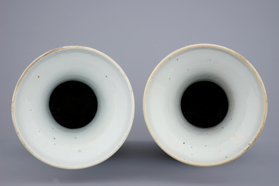 A pair of Chinese qianjiangcai vases signed Xiao Yun, 19/20th C.