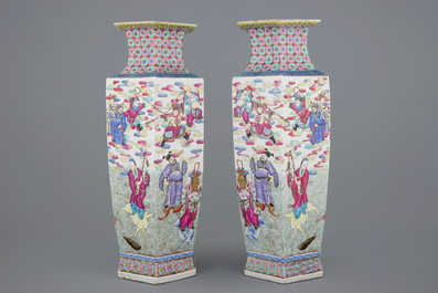 A pair of hexagonal Chinese famille rose vases, 19th C.