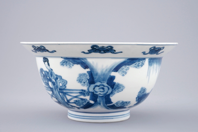 A Chinese blue and white klapmuts bowl and a pair of small plates, Kangxi
